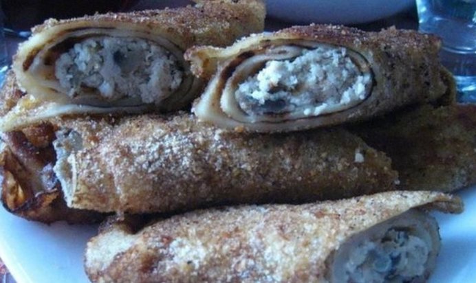 Блинчики с курицей и грибами в панировке