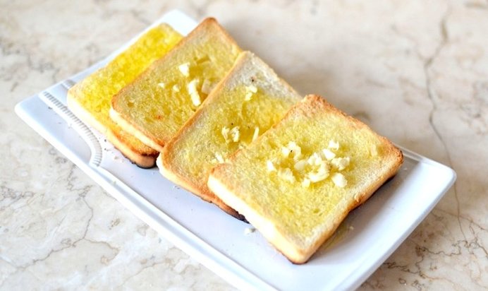 Тосты с чесноком