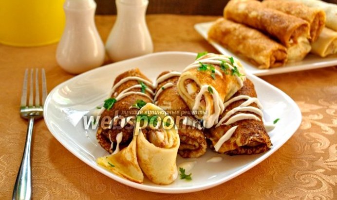 Домашние блинчики с начинкой из свиного языка и яиц