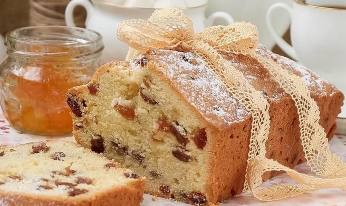 Кекс с изюмом