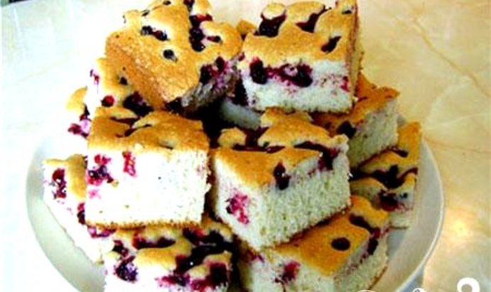 Летний кекс с ягодами