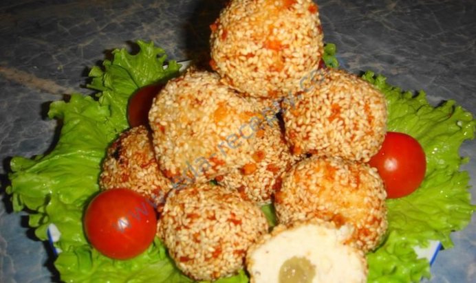 Шарики куриные с виноградом