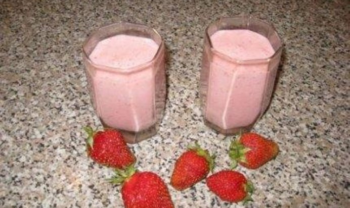 Клубничный коктейль