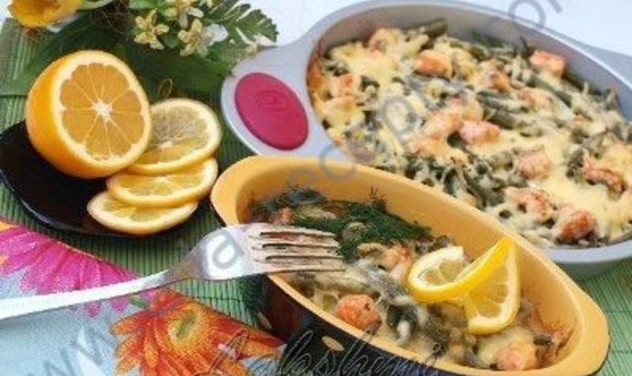 Рисовая запеканка с лососем и фасолью