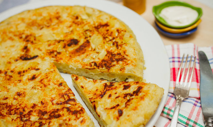 Картофельно-луковый омлет