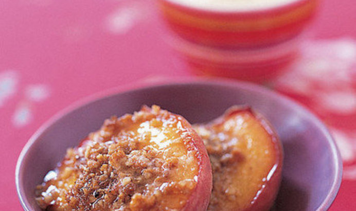 Фаршированные персики в кленовом сиропе