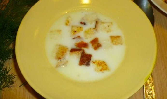 Сырный суп с гренками