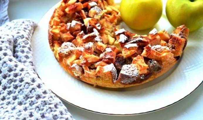 Хлебный пудинг из фруктов и черствого хлеба