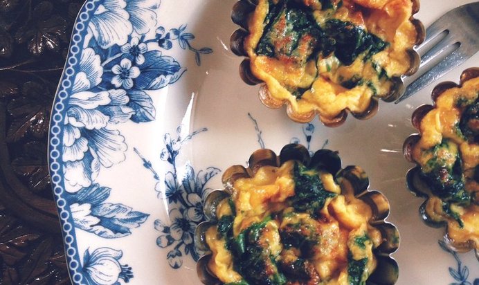 Омлет со шпинатом и черри в духовке