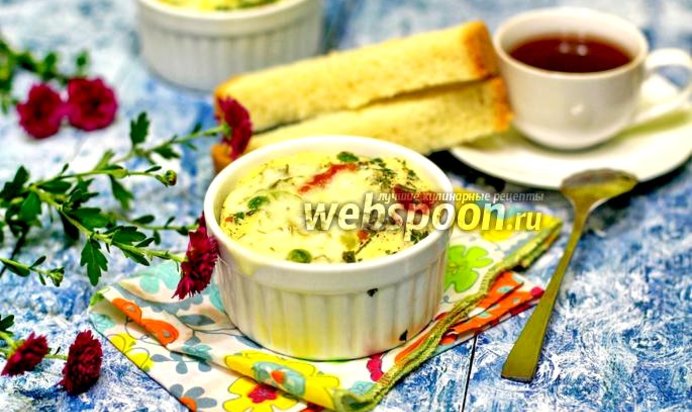 Омлет с зелёным горошком в мультиварке