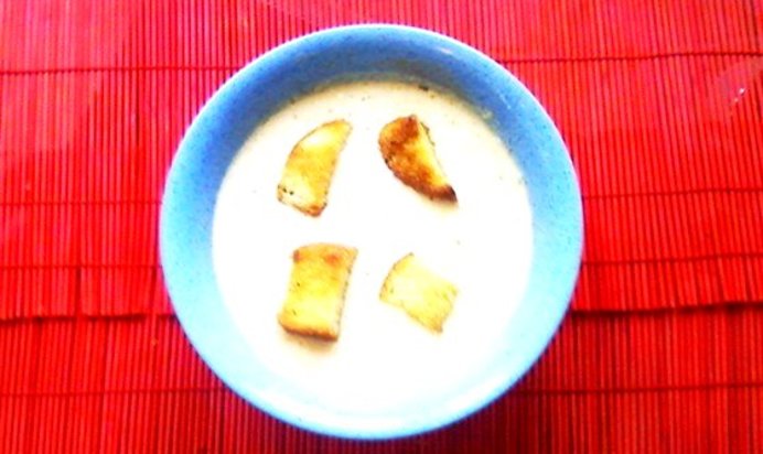 Сырный суп с гренками