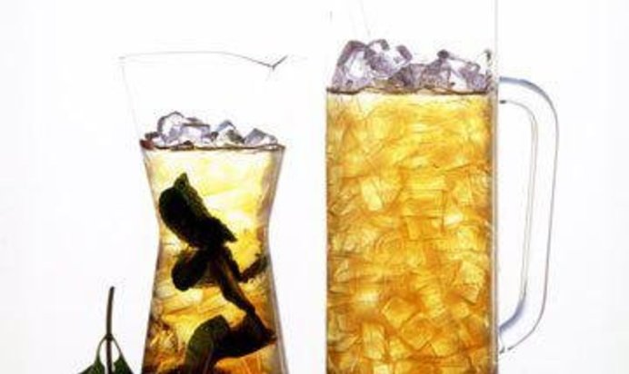 Освежающий ромашково-медовый напиток