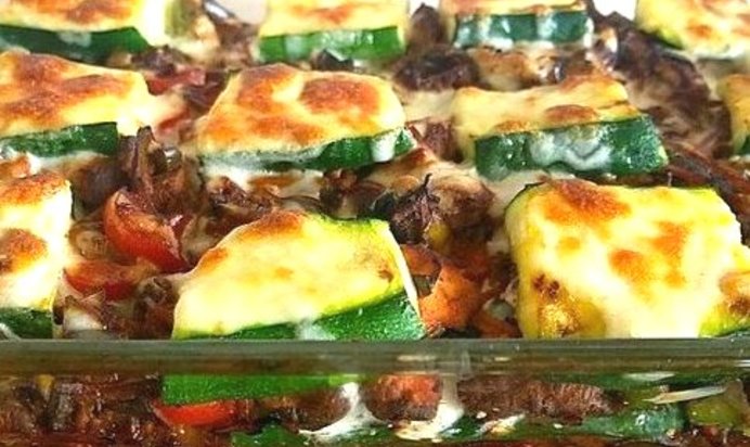 Слоеная овощная запеканка с курицей