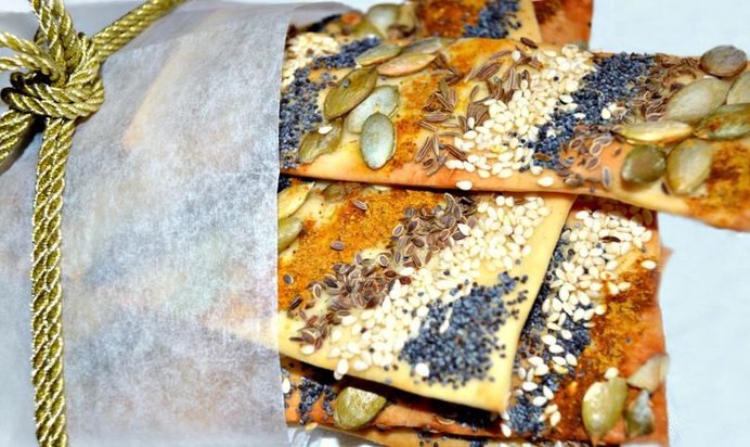 Галетные хлебцы с пряностями и семенами