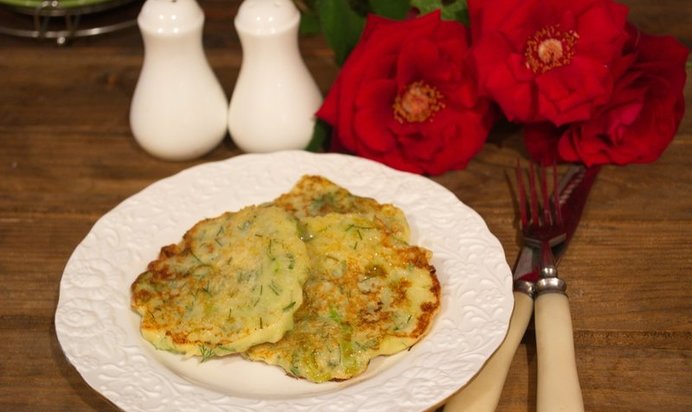 Капустные оладьи на кефире