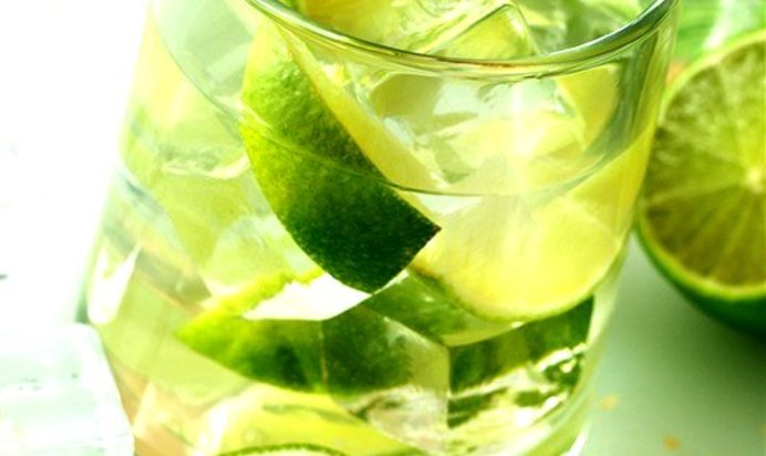 Рождественский коктейль Кайпиринья