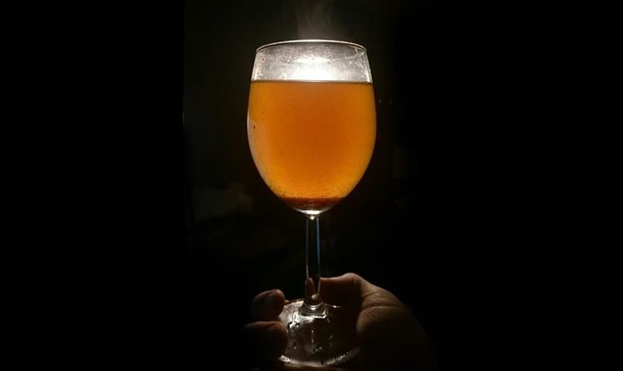 Белый яблочный глинтвейн