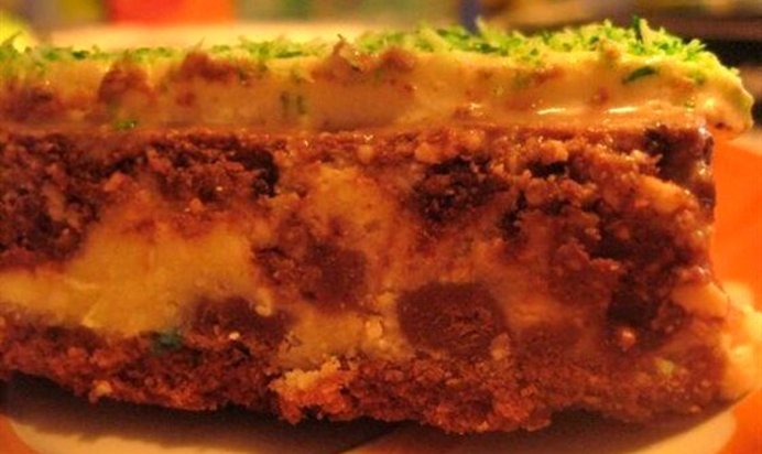 Чиз-кейк из тонких блинов с клубничным джемом