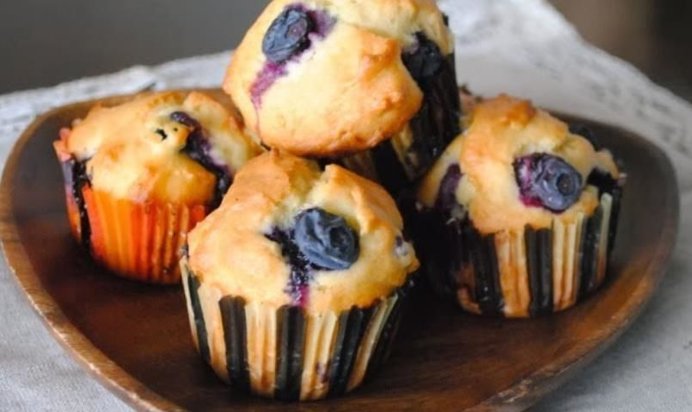 Маффины с черной смородиной