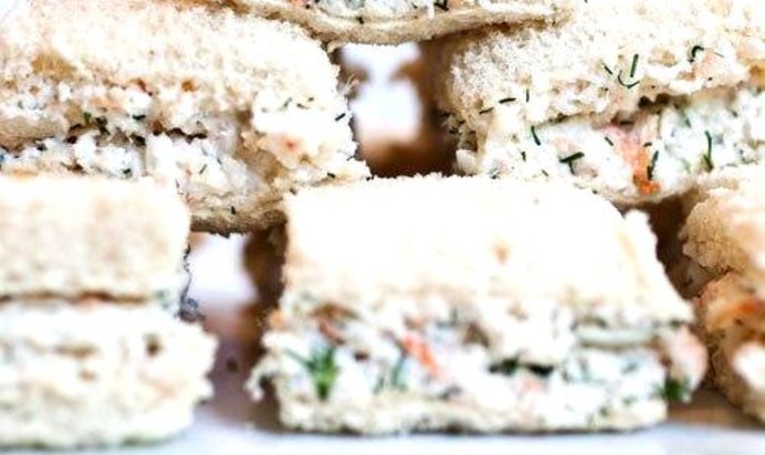 Бутерброды с пастой из креветок