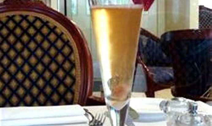 Коктейль с игристым вином