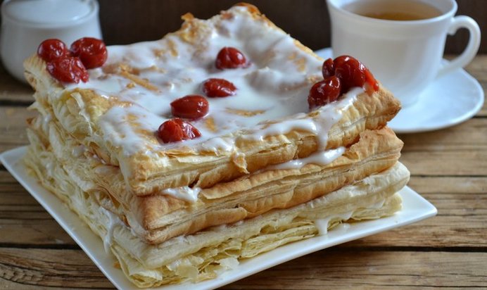 Торт из слоеного бездрожжевого теста