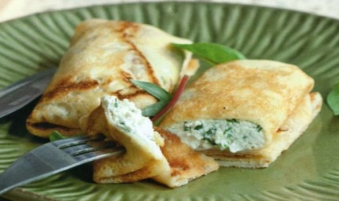 Блины с творогом и зеленью