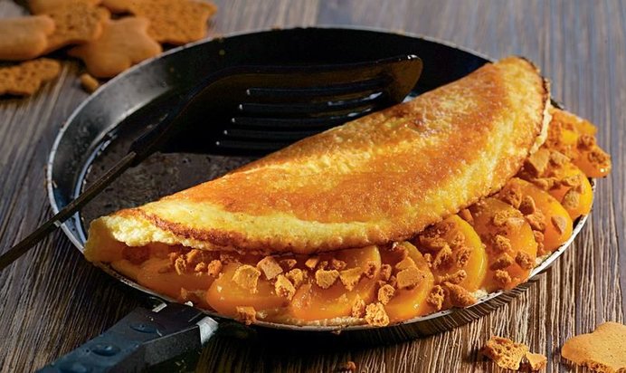 Воздушный омлет с персиками и имбирем