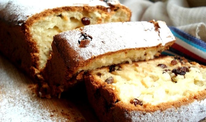 Простой кекс с изюмом