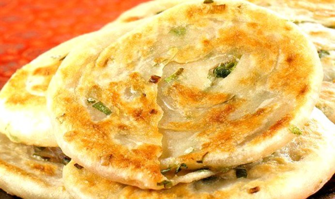 Луковые оладьи