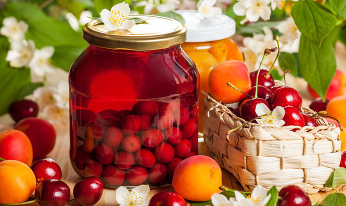 Компоты для летнего дня: 5 рецептов + секреты приготовления