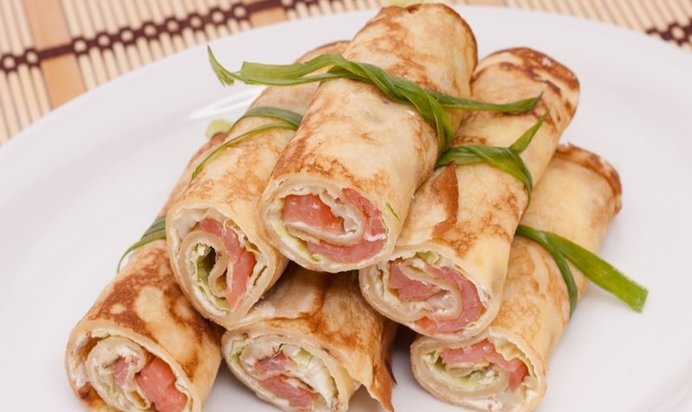 Блины с семгой и творожным сыром