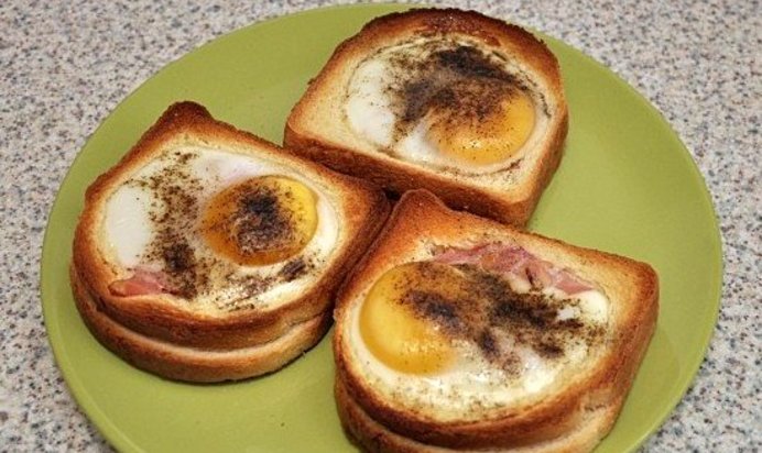 Бутерброды в духовке с яйцом