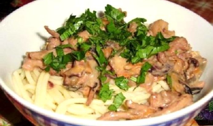 Морской коктейль со спагетти