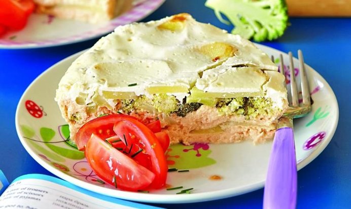 Запеканка из лосося с овощами