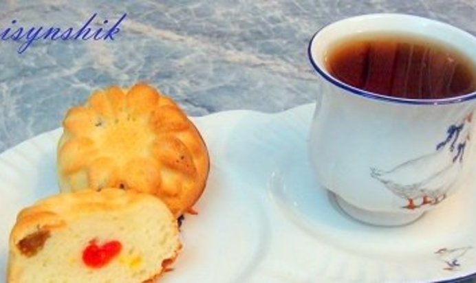 Кексы сметанные с сухофруктами