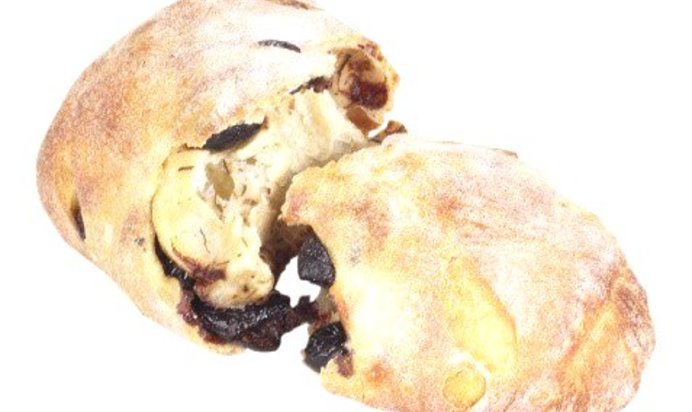 Хлеб с кардамоном и черносливом