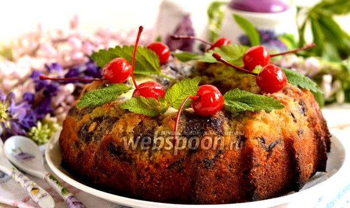 Масляный кекс с консервированной вишней