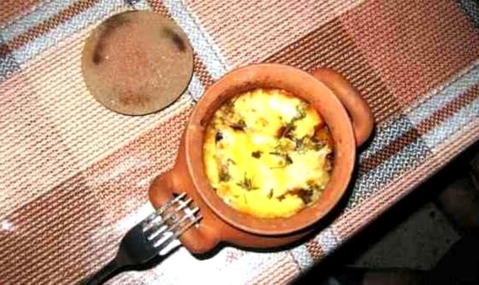 Запеканка Тбилисури в горшочках