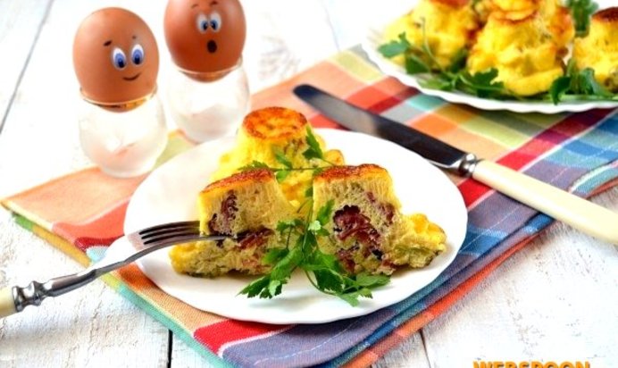 Яичные маффины с беконом