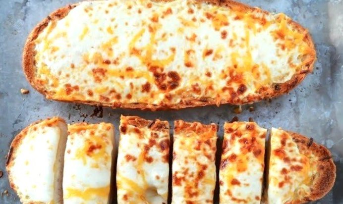Хлеб с сыром и чесноком в духовке