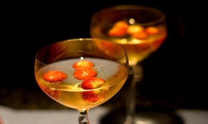 Клубничный крюшон