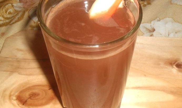 Натуральный яблочный сок через чулок