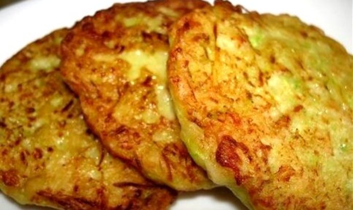 Сладкие оладьи из кабачков и яблок