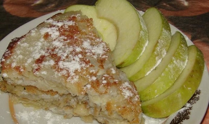 Сладкий омлет с фруктами