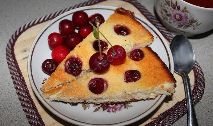 Творожная запеканка с вишней
