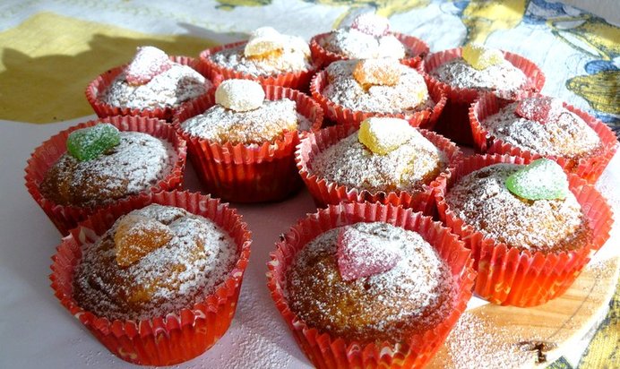 Манные маффины с мармеладом