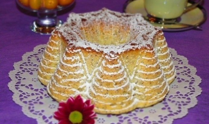 Кекс с маково-лимонной начинкой