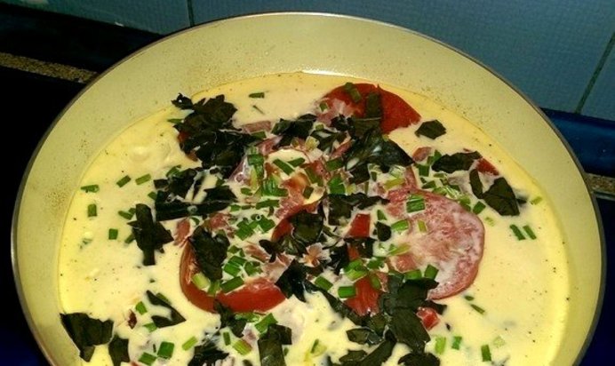 Омлет с кабачками и помидорами