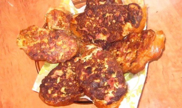 Горячие бутерброды с колбасным сыром